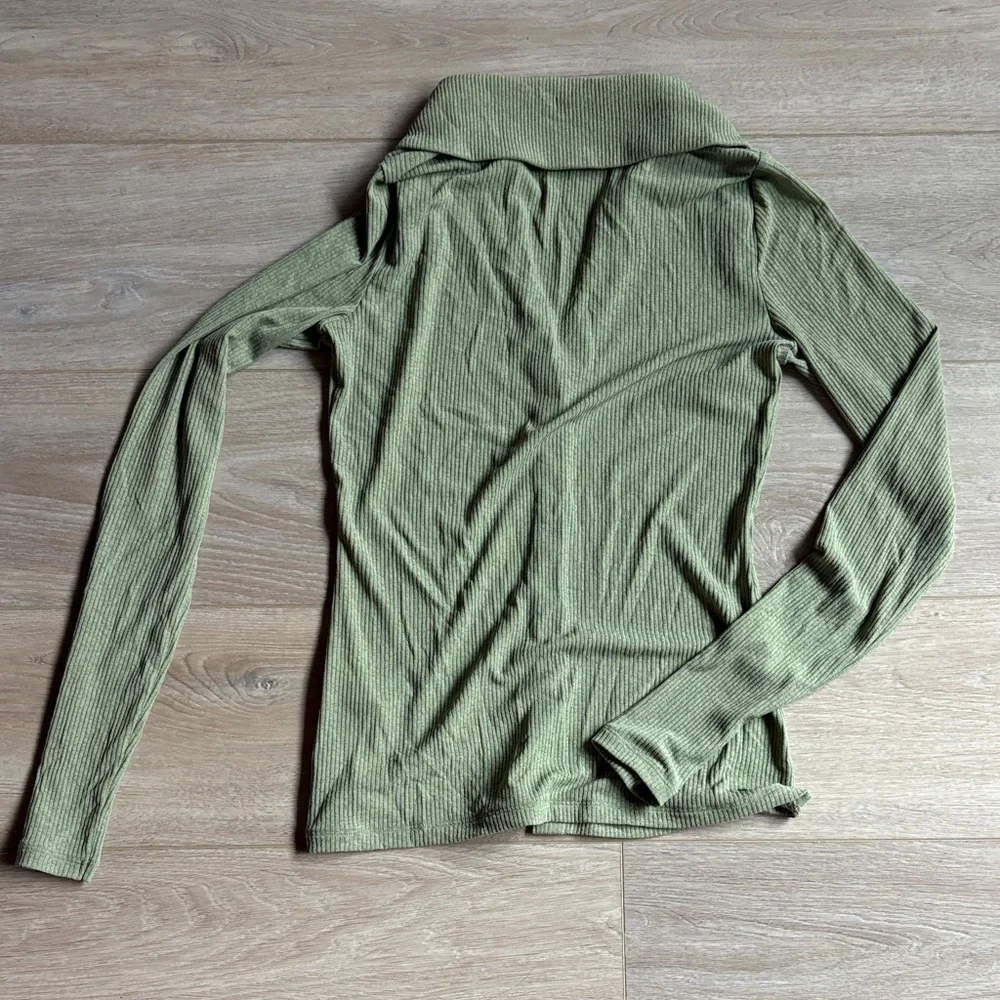 Abercrombie Sage Green Button-Down - Picture 3 of 3